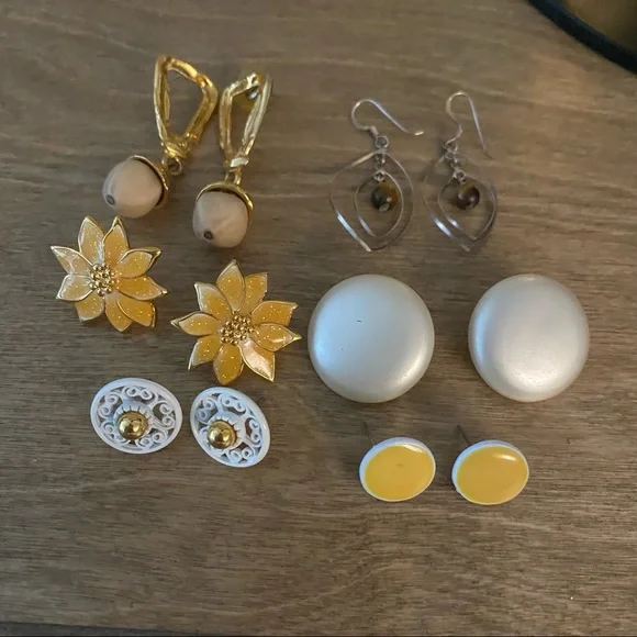 Vintage Jewelry Lot - Picture 6 of 10